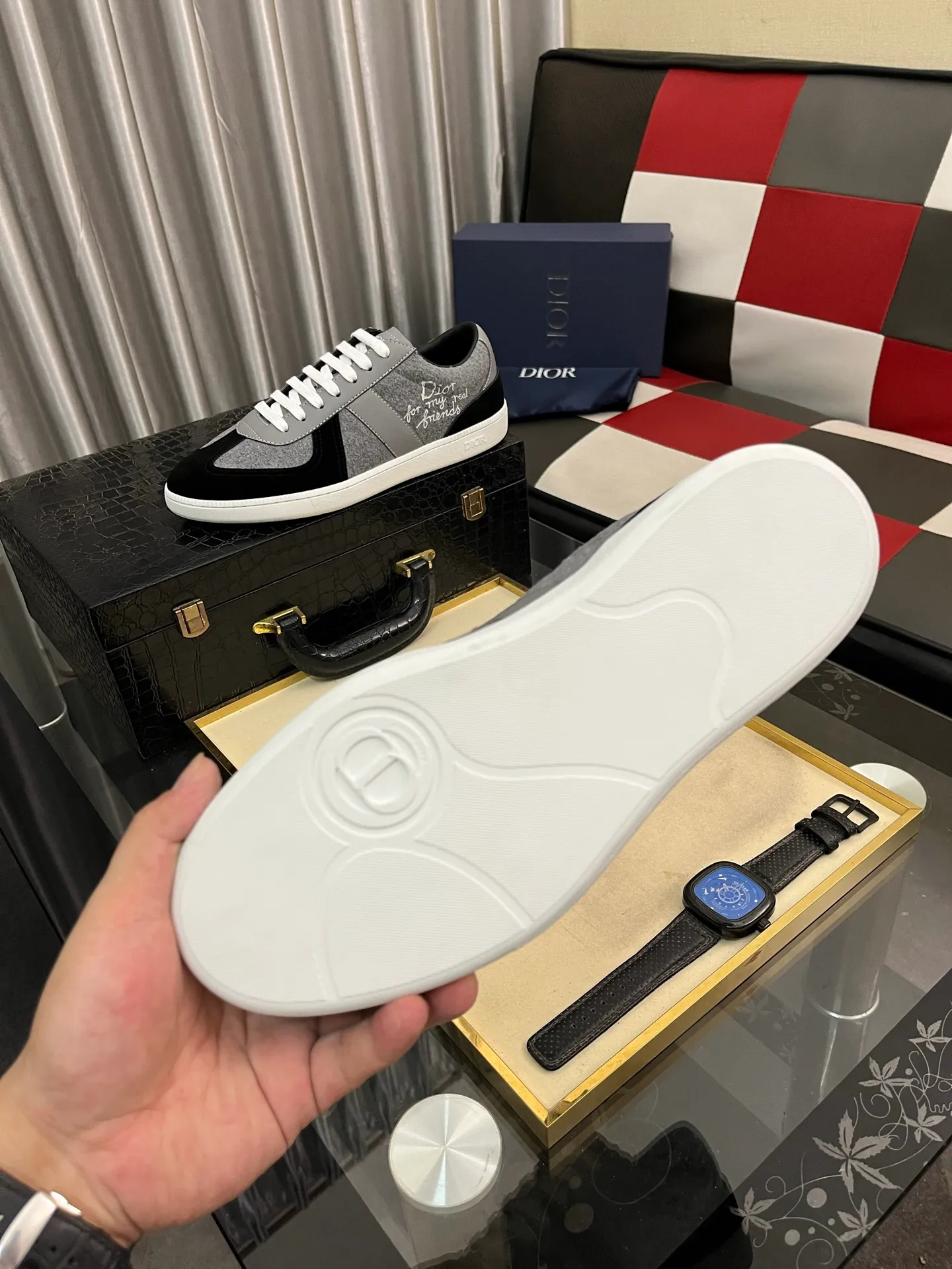 Men's shoes 💰400⌚️⌚️ 【Dior*DIAO】original quality.~ Unique modern style sneakers. 🏃A must-have casual shoe for trendy men😍😍 Original brand imported from Italy, imported original leather, sheep lining (refuses to discolor and grind feet) Sole: Original sole provided by the original factory, French lazy style design ⚠️Fit to the feet, original quality, super comfortable original sole. Code number: 38-443️⃣Colors available